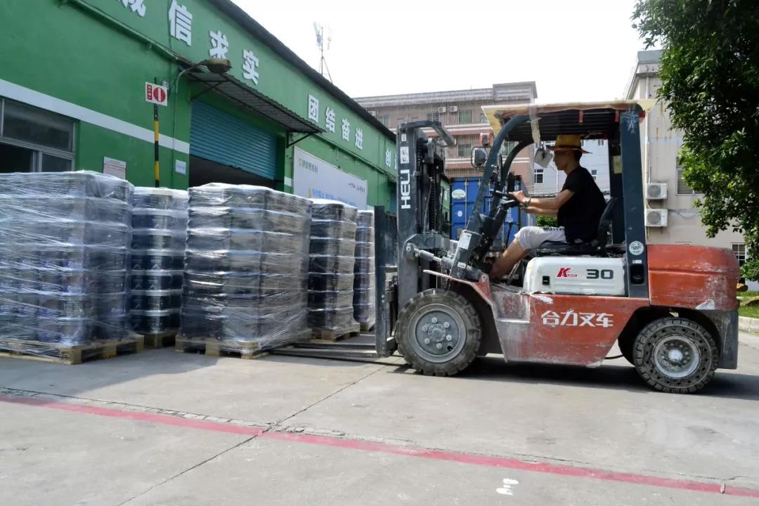 走俏市場！意大利基路伯原裝進(jìn)口涂料又一批貨柜進(jìn)倉(圖2)